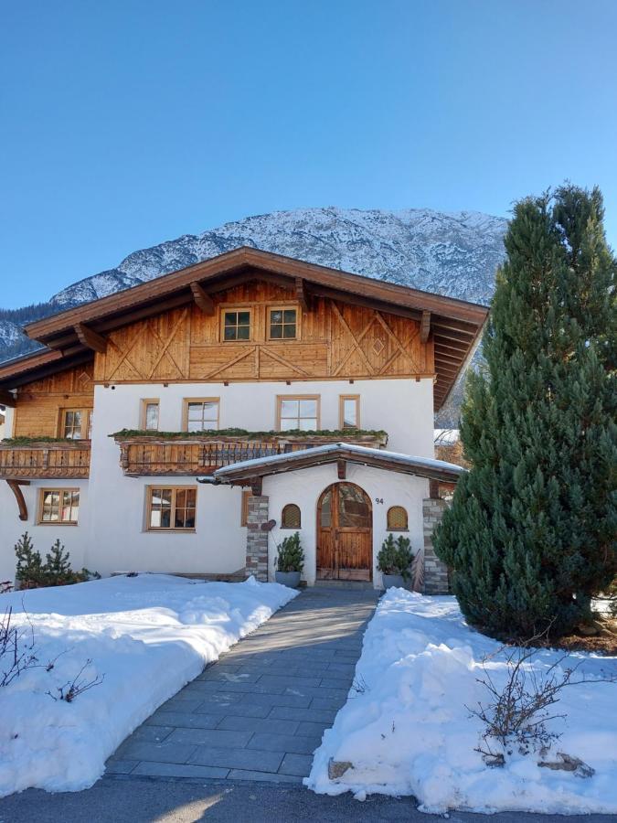 Ferienwohnung Försterhaus Holzgau Exterior foto