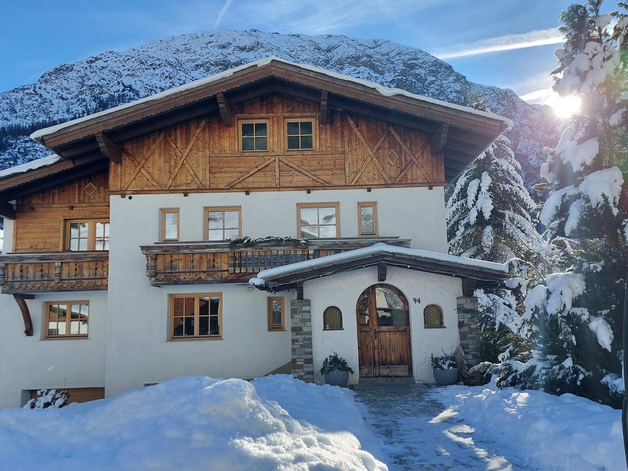 Ferienwohnung Försterhaus Holzgau Exterior foto